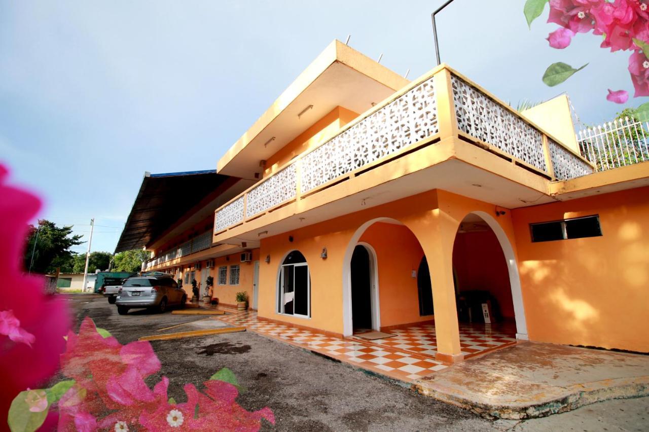 Hotel Bugambilias Ticul Buitenkant foto