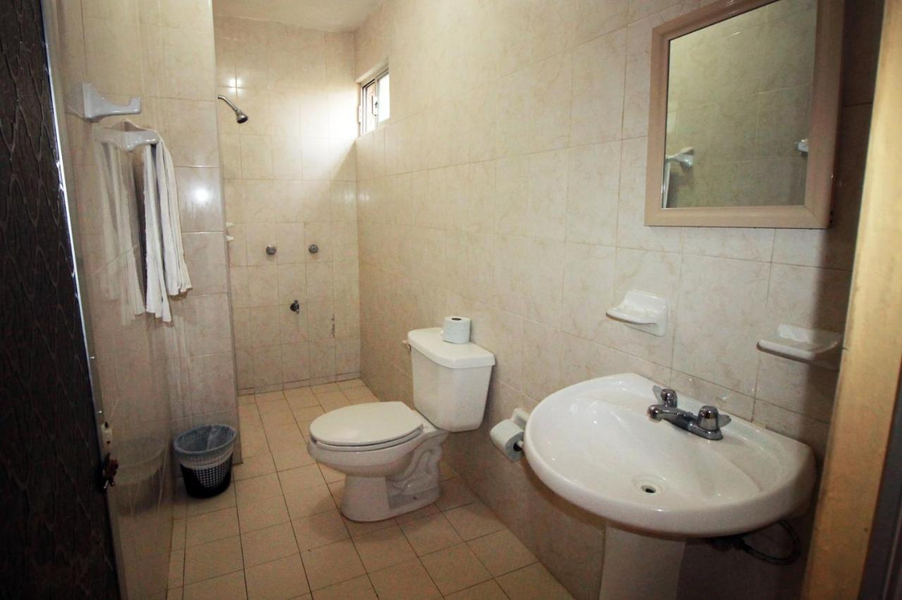 Hotel Bugambilias Ticul Buitenkant foto